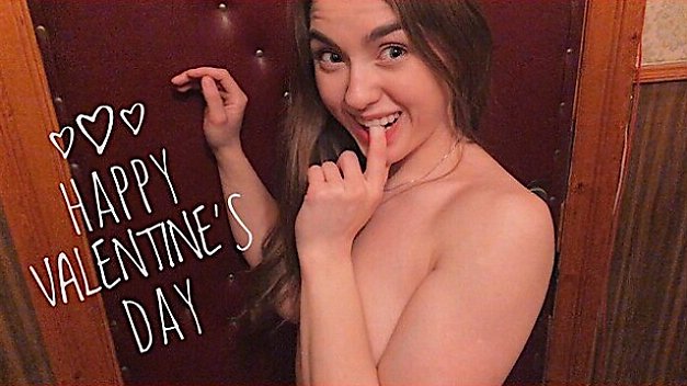 Honey Sasha: Crazy Gift At The Entrance For Valentine&#039;s Day