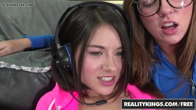 Shyla Jennings: Female Gamer gets Her Pussy Fingered Licked and Rimmed