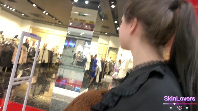 SkinLovers: The bitch didn't want to go home so I fucked her in the mall. With conversations and plot