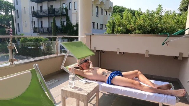 Davcina: Italian slut gives blowjob on the balcony of the seaside villa (SWALLOW EVERYTHING)