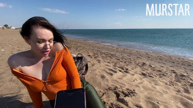 Toma Mur, ActMe: The bitch was excited by an interactive toy and sucked on the beach || Murstar