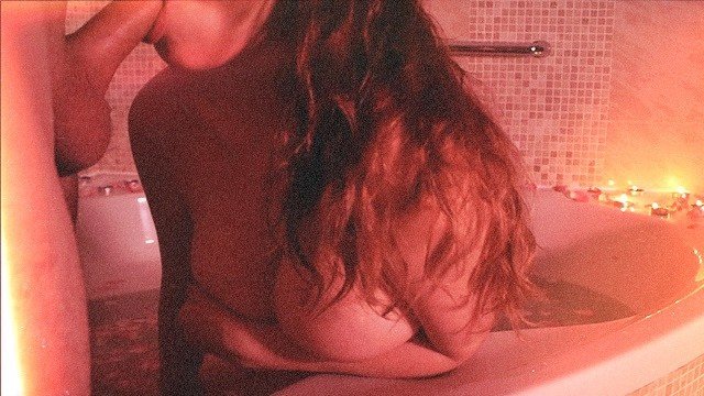 L1netta: Romantic Sex In The Bath On Valentine's Day