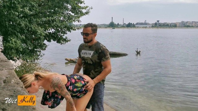 Wet Kelly: Amateur couple enjoy fucking in the public park. WetKelly