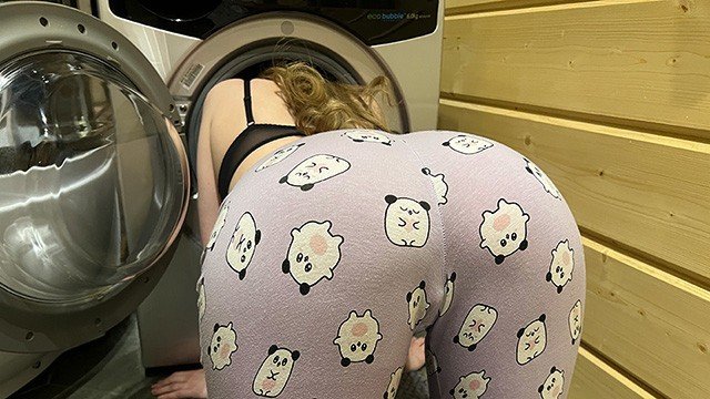Bellamurr: Sexy Babe Stuck In The Washing Machine And Fucked - Anny Walker